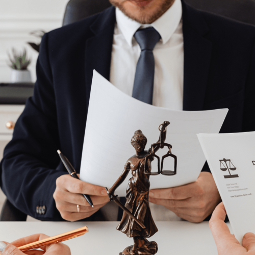 Adwokat rodzinny – w jaki sposób może nam pomóc w sprawach rozwodowych? Prawo rodzinne w Polsce