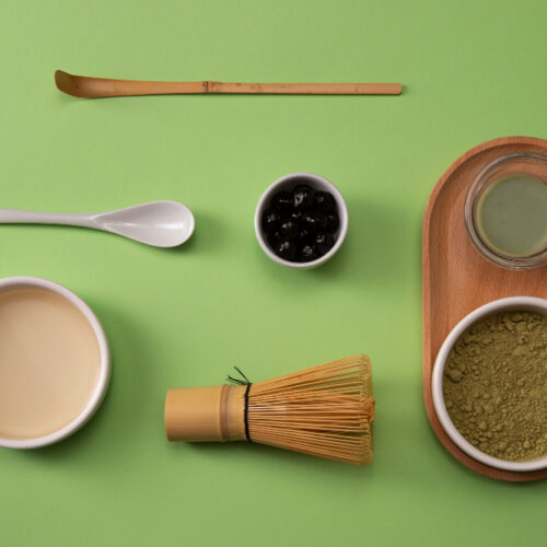 Matcha i akcesoria – co powinna mieć nowoczesna herbaciarnia